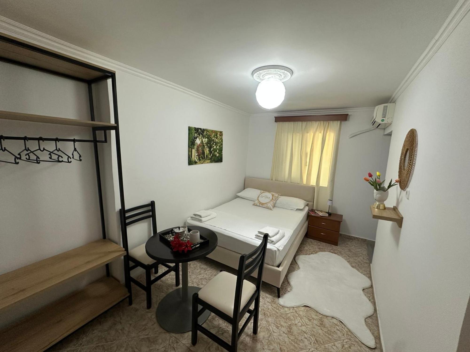 Reni Risi Guest house